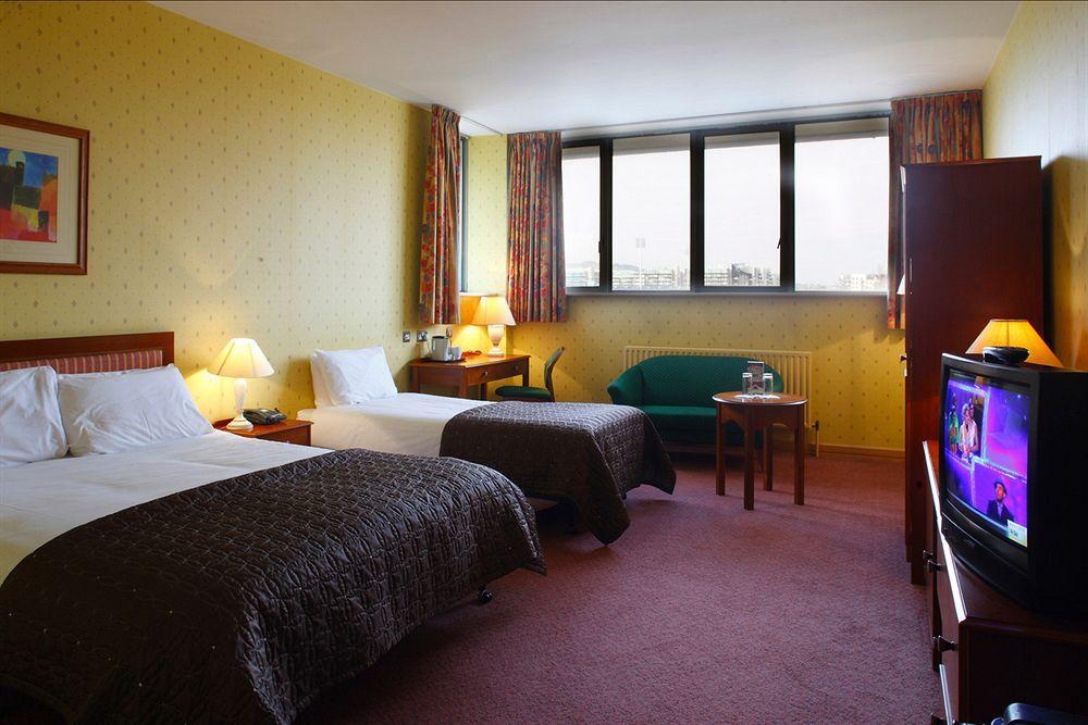 Plaza Hotel Tallaght Εξωτερικό φωτογραφία