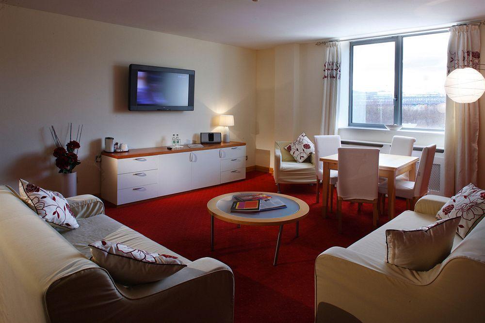 Plaza Hotel Tallaght Εξωτερικό φωτογραφία